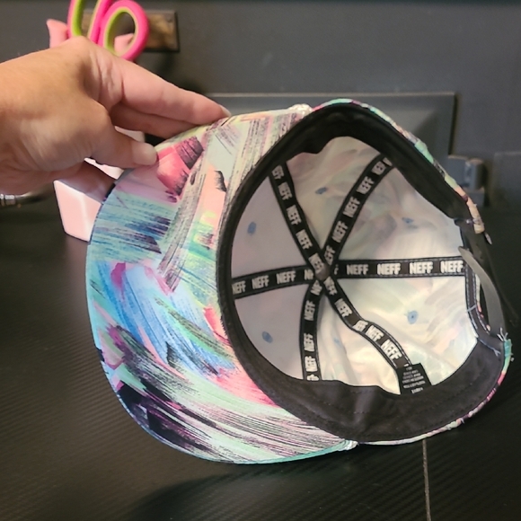 Neff Multicolor Abstract Hat - Picture 3 of 4